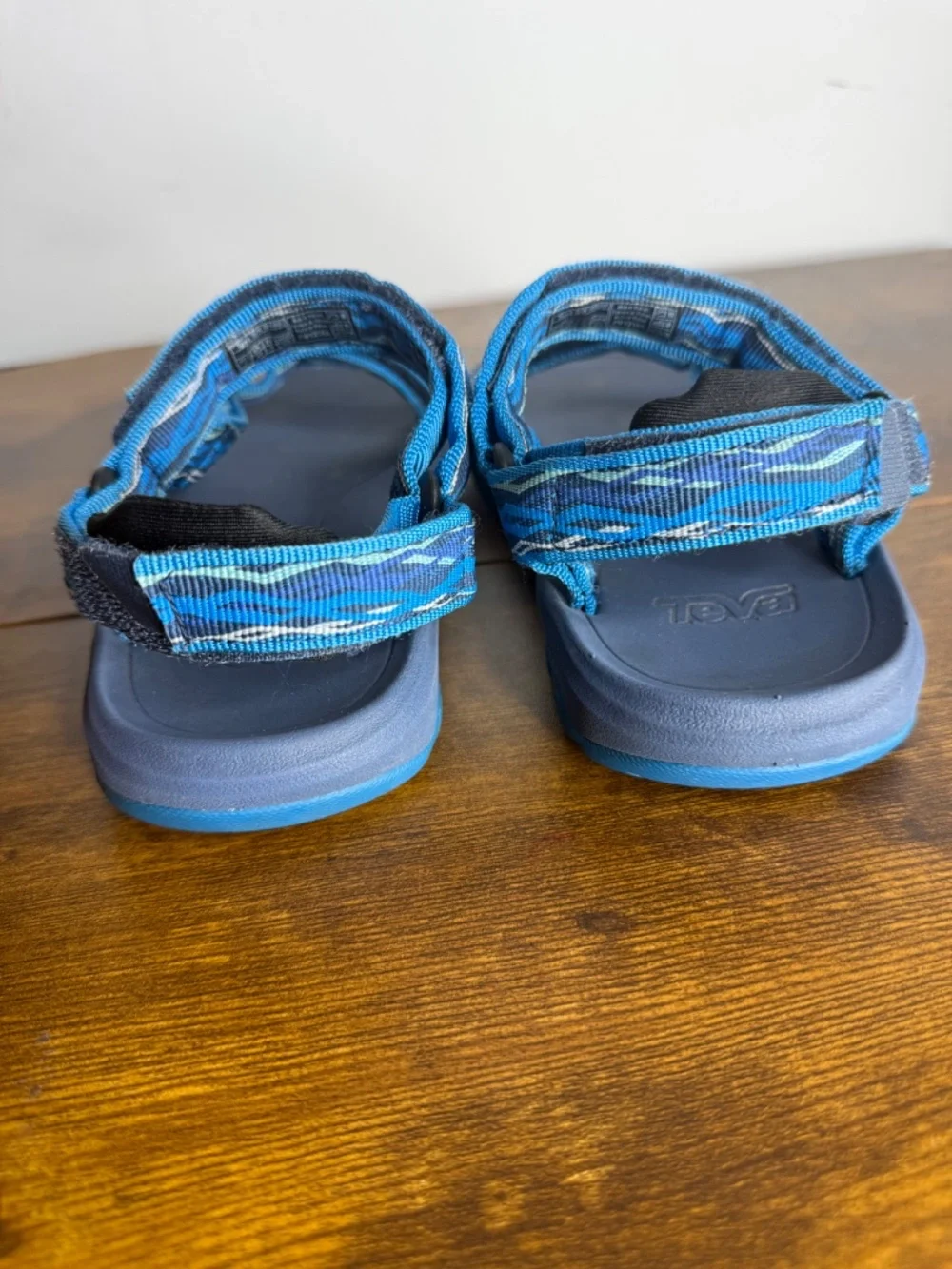 Teva Hurricane XLT2 (size 3) blue sandals